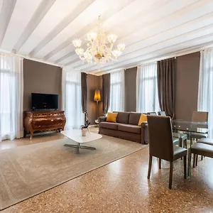 San Teodoro Palace - Luxury Apartments Apartment